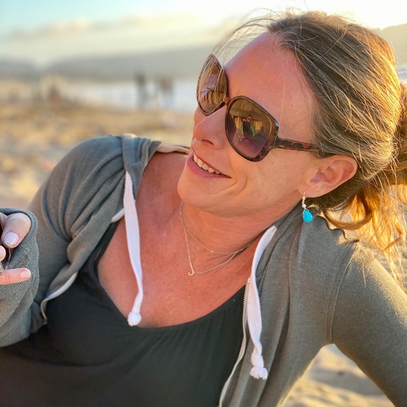 Meet your Posher, Nicole - Picture 1 of 1